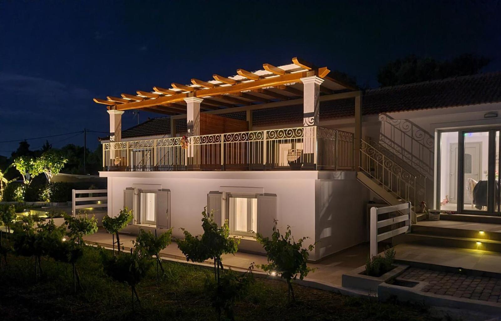 Vila Apollonides Seafront Villa1 Aoede